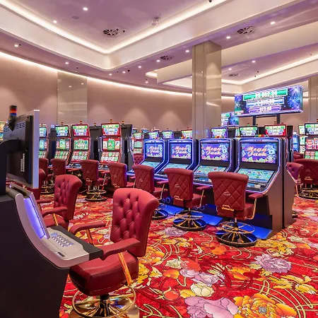 מלון Concorde Tower & Casino & Convention & 5*